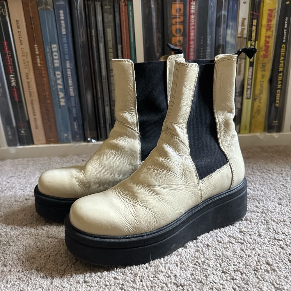 Vagabond Women's Cream and Black Platform Boots